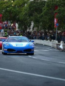 مضمار سباق للسيارات في الضفة الغربية 