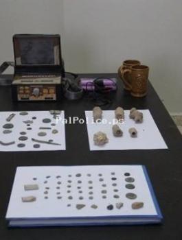 ضبط قطع اثرية في أريحا 