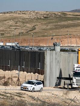 4322536400000578-4778286-image-a-4_1502366934060