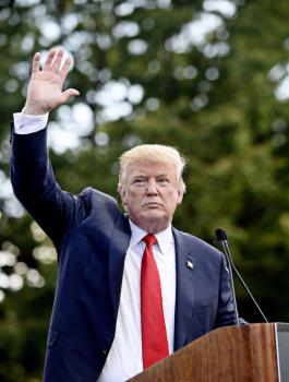 صلاحيات ترامب 