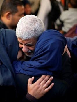 المئات يشيعون جثامين 4 شهداء ارتقوا في قطاع غزة
