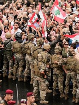الجيش اللبناني والمتظاهرين 