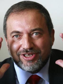 ليبرمان يؤكد اقتراب تسوية ذهبية مع "العرب"