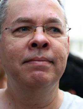 قس امريكي معتقل في تركيا 