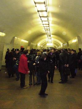 إجلاء عشرات الالاف في موسكو بعد إنذارات كاذبة بوجود قنابل 