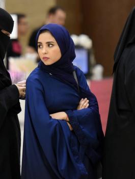السعوديات والعباءة 