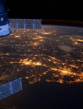 38271_earth_night_earth_view_from_iss