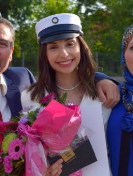  الطالبة الفلسطينية ياسمين اليوسف 