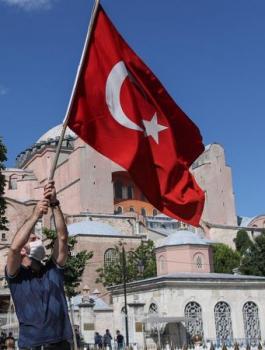 روسيا واليونان وآيا صوفيا 
