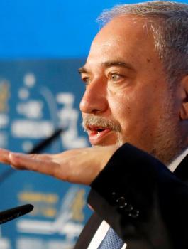 ليبرمان يتوجه إلى روسيا لبحث منع التواجد الإيراني في سوريا