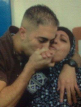 وفاة والدة الاسير  من مخيم الجلزون 