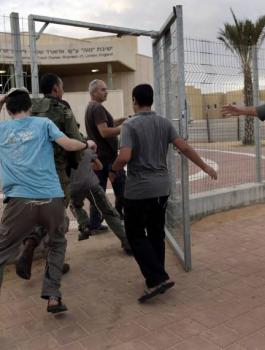 دوي صفارات الإنذار في تل أبيب تذير ذعر الإسرائيليين