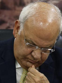 وفاة صائب عريقات 