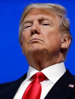 ترامب والحكومة الامريكية  ودافوس 