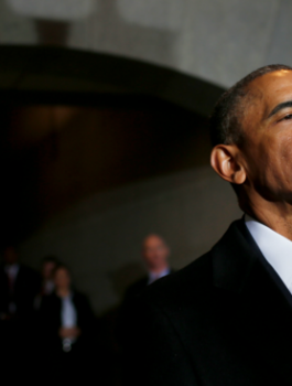 أوباما يفوز بجائزة "كيندي للشجاعة"