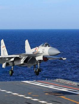 الاسلحة الايرانية والطائرات الامريكية 