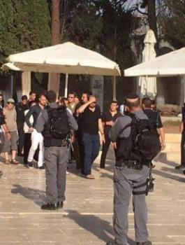 مستوطنون يستأنفون اقتحامهم للأقصى