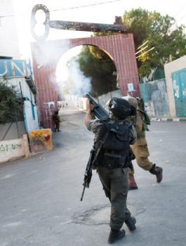 الاعتداء على مدرسة في الخليل 