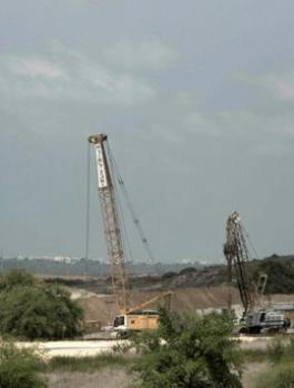 الجدار العائق مع غزة 