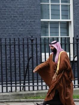 ماذا فعل ابن سلمان مع مراسل "الجزيرة" عندما سأله عن حرب اليمن