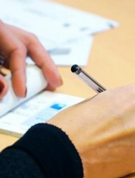 سلطة النقد والشيكات 