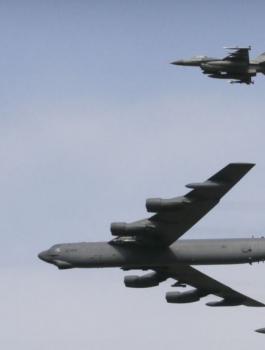 تحرش امريكي فوق بحر الصين 