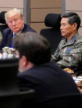 الجيش الامريكي وقصف سوريا 