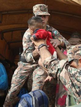 اللاجئيين السوريين يهربون الى الاردن 