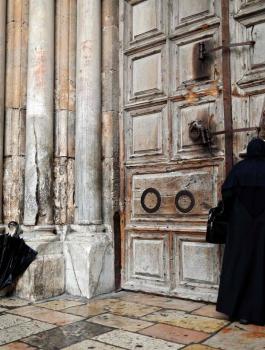 اغلاق كنيسة القيامة في القدس 