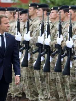 الرئيس الفرنسي والجيوش 