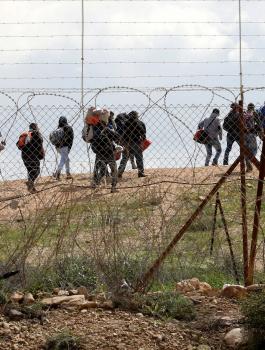 اصابة عامل من جنين 