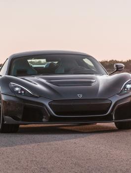 تعرف على ميزات السيارة الكهربائية الخارقة 