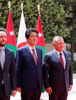 رئيس الوزراء الياباني في الاردن 