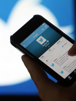 تويتر يدرس إزالة زر الإعجاب وإعادة التغريد 