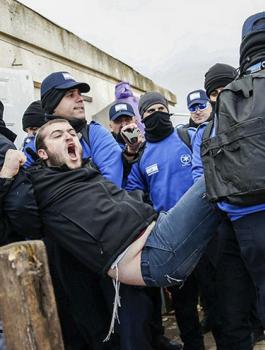 إخلاء 10 مبانٍ من بؤرة استطانية مقامة على أراضي ياسوف قضاء سلفيت