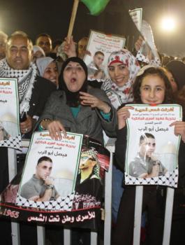 الكشف عن حقيقة المفاوضات لعقد صفقة تبادل أسرى