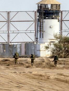 جيش الاحتلال يعلن تفجير عبوة ناسفة ضخمة قرب السياج الفاصل مع غزة