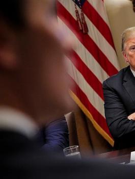 ترامب ومستشارته 