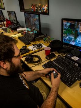 ادمان العاب الفيديو 