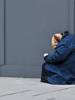 الحكم على فتاة تتسول في شوارع بيت لحم 