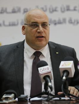 وزير العمل والحد الادنى للاجور 