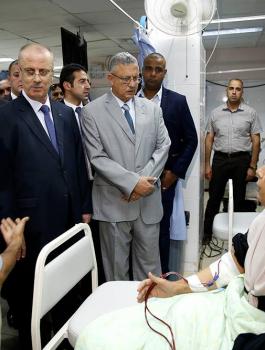 الحمد الله يجري جولة تفقدية في مستشفى طولكرم الحكومي