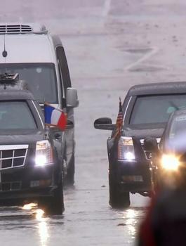 متظاهرة عارية وترامب 