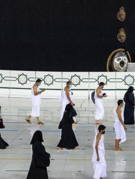 الحرم المكي والمعتمرين 