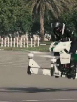 الشرطي الطائر في دبي 