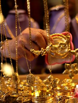 اسعار الذهب والنفط 