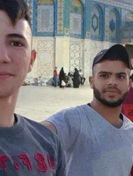 الاحنلال يعتقل 4 مواطنين من مخيم قلنديا بعد صلاتهم في الأقصى