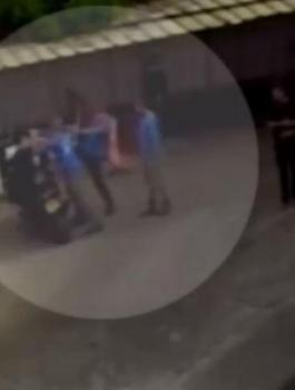 مستوطن يطعن فلسطيني من الطيبة 