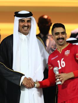 امير قطر ومنتخب البحرين 