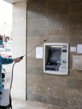 دوام البنوك في فلسطين 